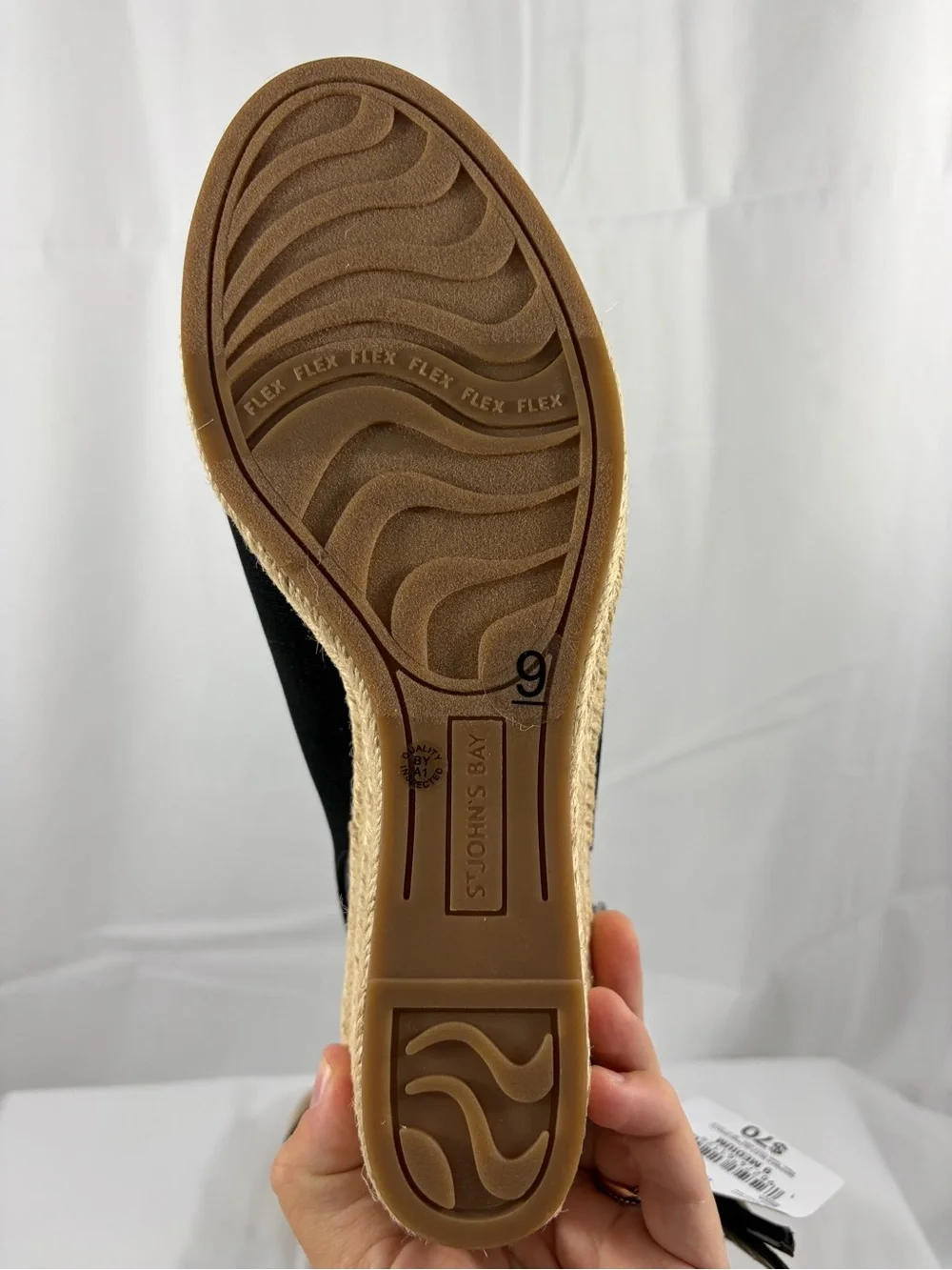 St. Johns Bay •women’s size